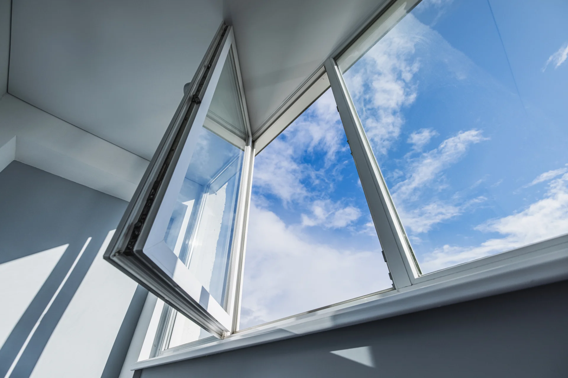 VLX 80 Casement Window in Opa-locka, FL | Sightline Windows & Doors Opa-locka - detail 1